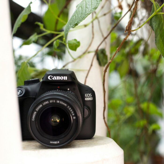 ფოტო კამერა Canon EOS 4000D